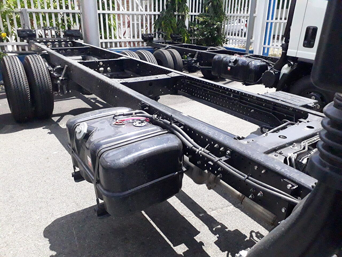 Bình dầu xe đầu kéo bao nhiêu lít? Mức tiêu thụ nhiên liệu